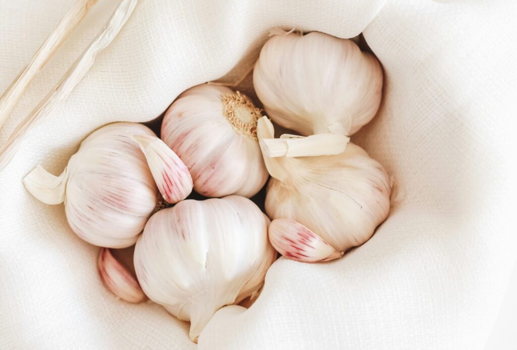 Garlic : best foods good for the liver